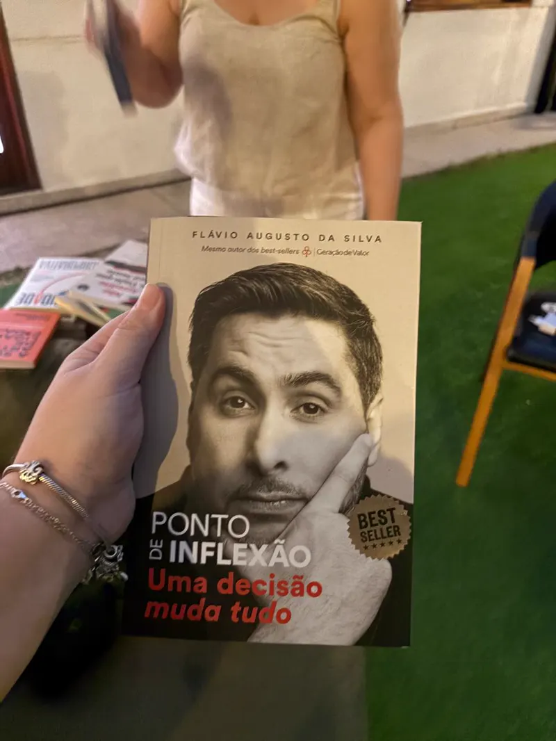 Livro Ponto de Inflexão escolhido durante a experiência BAV
