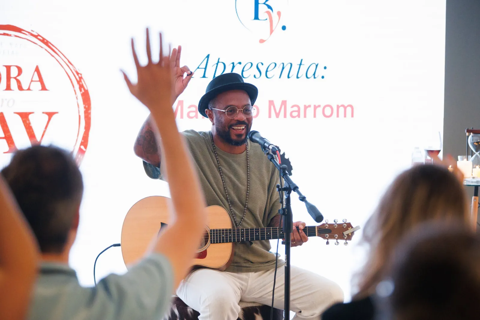 Apresentação musical de Marcelo Marrom na última edição do BAV
